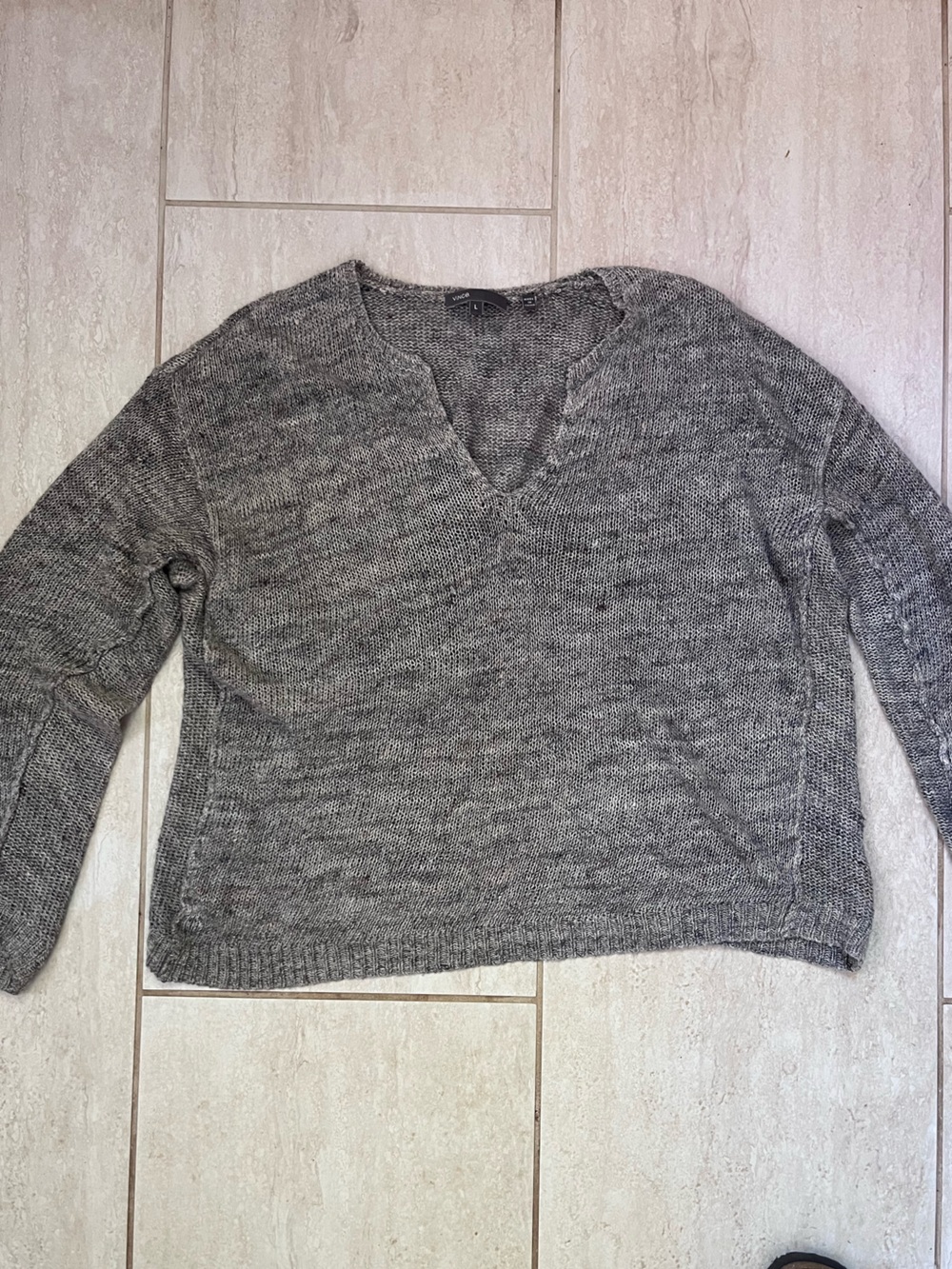 Vince Gray Linen V Neck Sweater Size L